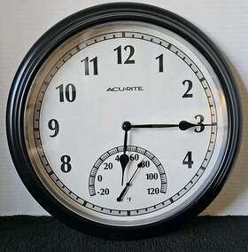 0817 Acurite Indoor Outdoor Wall Quarrz Clock Thermometer