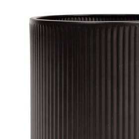 3-leg Aspire Home Accents 840368200366 Everett Black Mid-century Modern Indoor Metal Pot Planter With Base