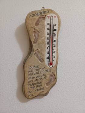 07619 Spoontiques 758606135519 Vintage Footprints In The Sand Thermometer Wall Hanging Decor #07619