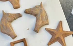 Lot Of 3 Wall Mount Western Farmhouse Barn Decor (2) Cast Iron Horses & (1)STAR. Fixed Price $19.50.