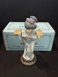 Mint Box Lladro 4989 Sayonara Japanese Geisha Girl Figurine. Fixed Price $89.00.